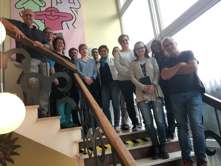 Gruppenfoto auf der Treppe